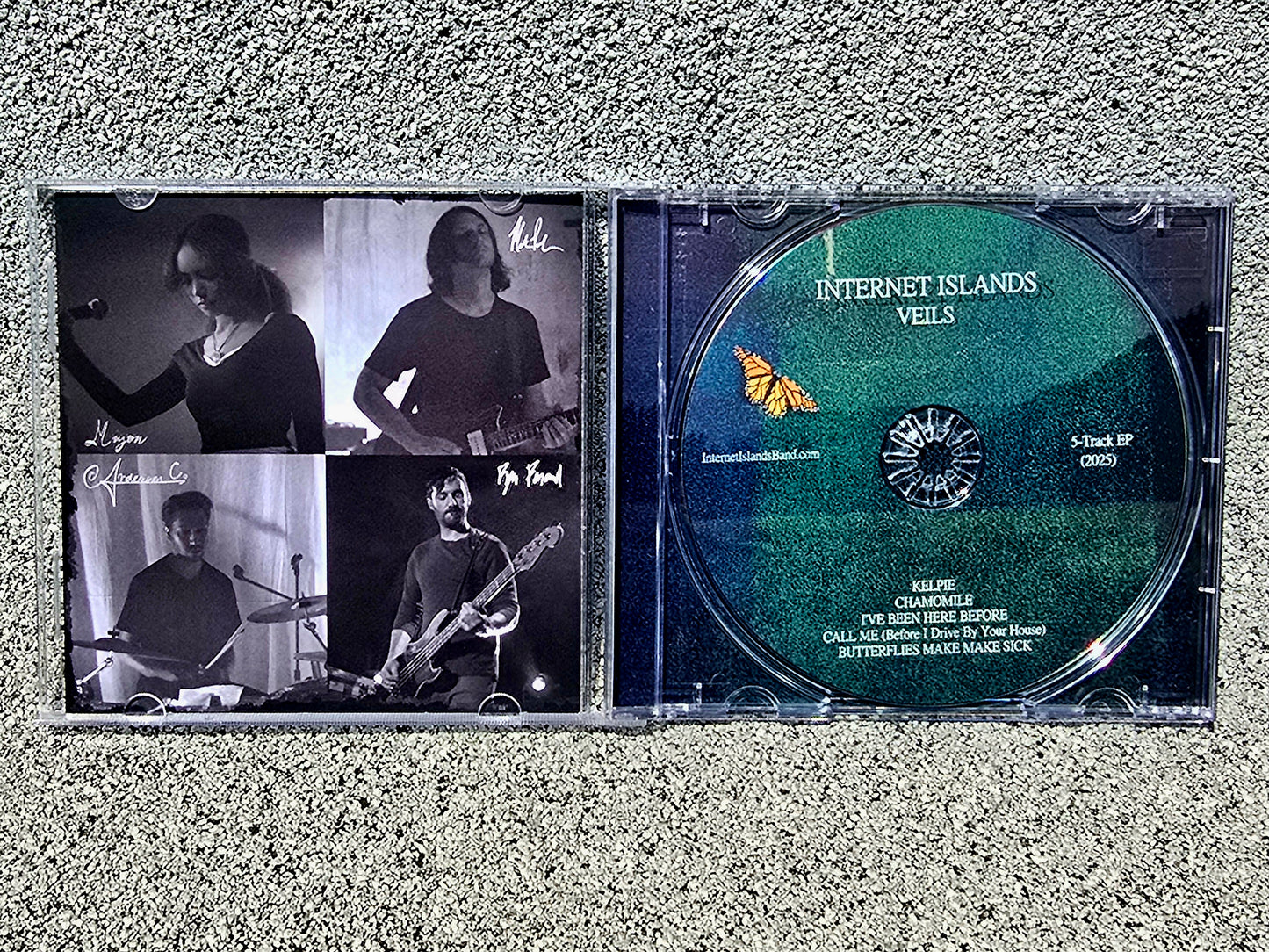 VEILS EP -CD💿 (physical in jewel case)