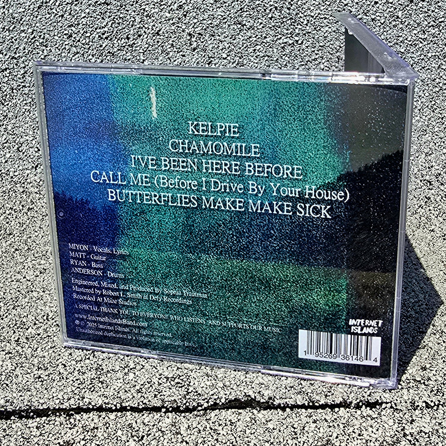 VEILS EP -CD💿 (physical in jewel case)